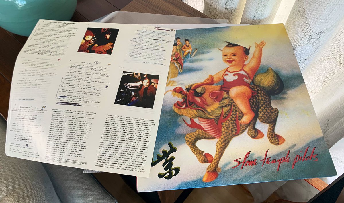 MoMetalTrax's tweet image. Desperately needing to clear the mechanism today...
#StoneTemplePilots #Purple
#NowPlaying #VinylAddict  
Released today in 1994 the bands 2nd album was a massive hit debuting at #1. 
#InterataeLoveSong #Vasoline
#BigEmpty #Unglued  #SilvergunSuperman #Rock
#SundayMorningAnalog