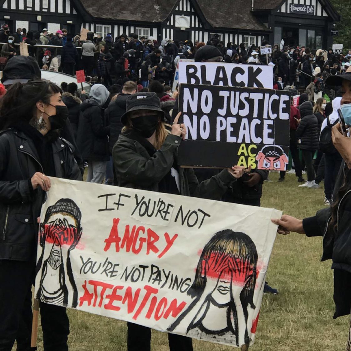 inurbagandmine's tweet photo. Sadly couldn't be there but here's a couple of capturing photos multiple people shared from today's #BLM protest in Nottsπ€#BLMnottingham https://t.co/YMe3p4Kbth