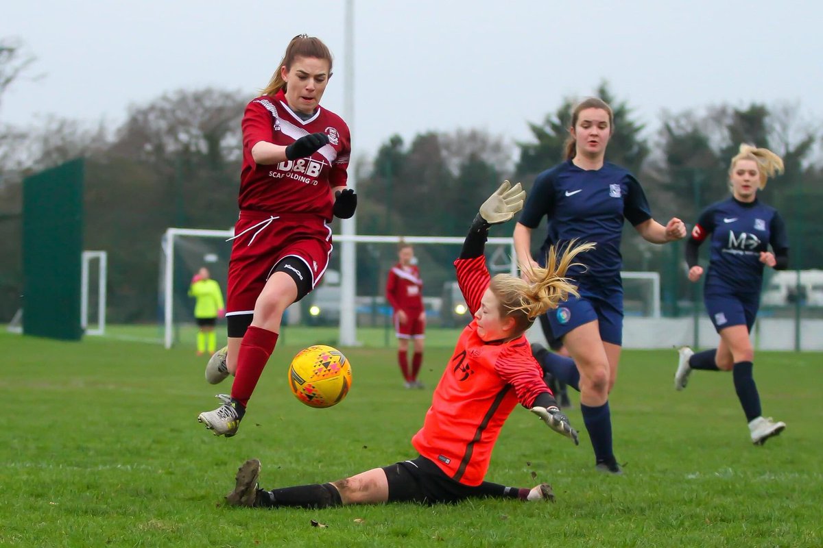footydad's tweet photo. Hopefully at some point I’ll be taking photos like this again on a Sunday afternoon #football #photography #sport https://t.co/gfOdUsizWG