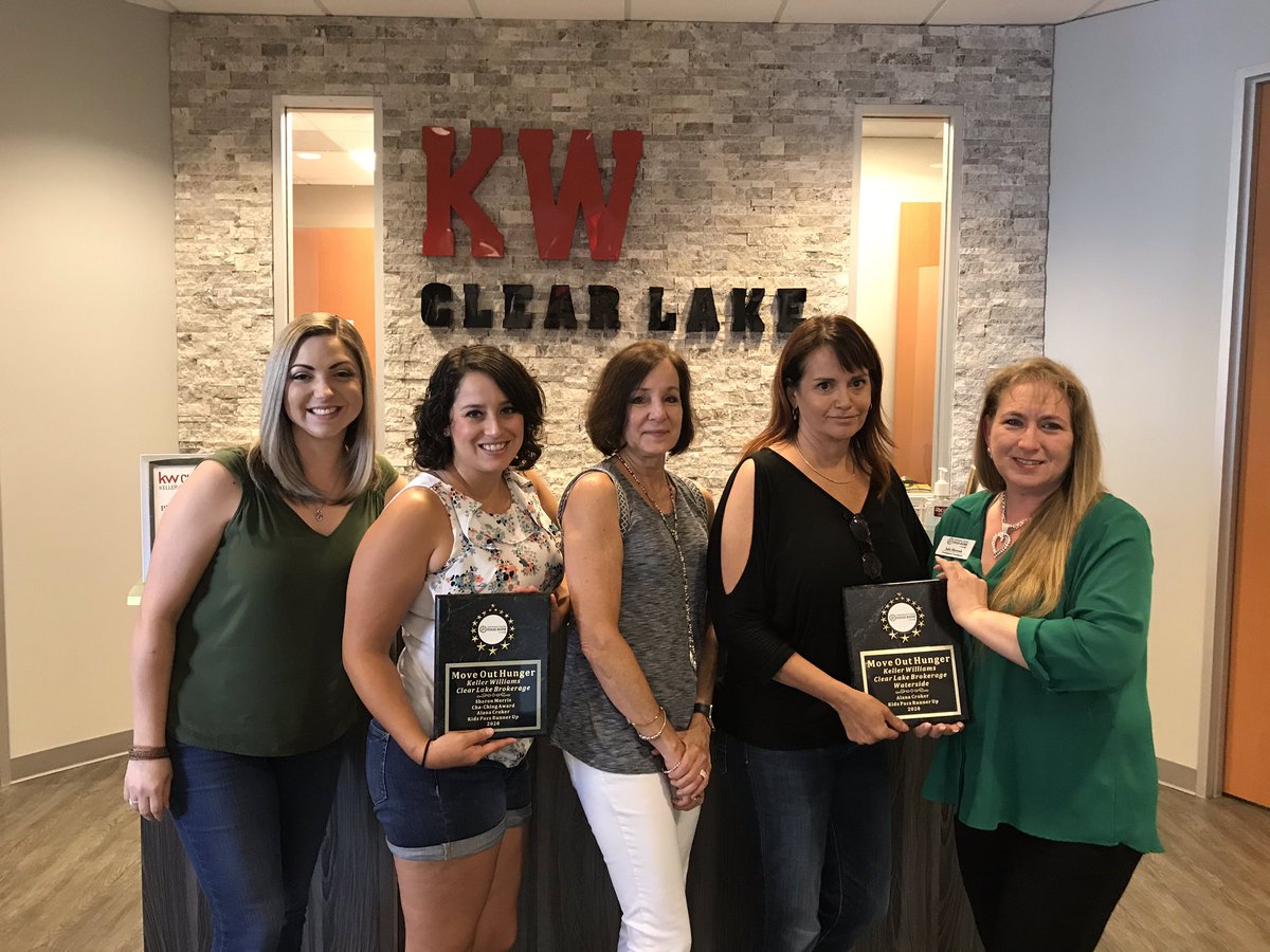 GalCoFoodBank's tweet photo. We had the honor of presenting @KWClearLake with the Cha-Ching award for the most monetary donations for the Move Out Hunger competition. Also under the KW Clear Lake team, realtor Alana Crocker with @KWWaterside received the Kidz Pacz Runner Up award. #moveouthunger #donations https://t.co/HKtpqjNTiI