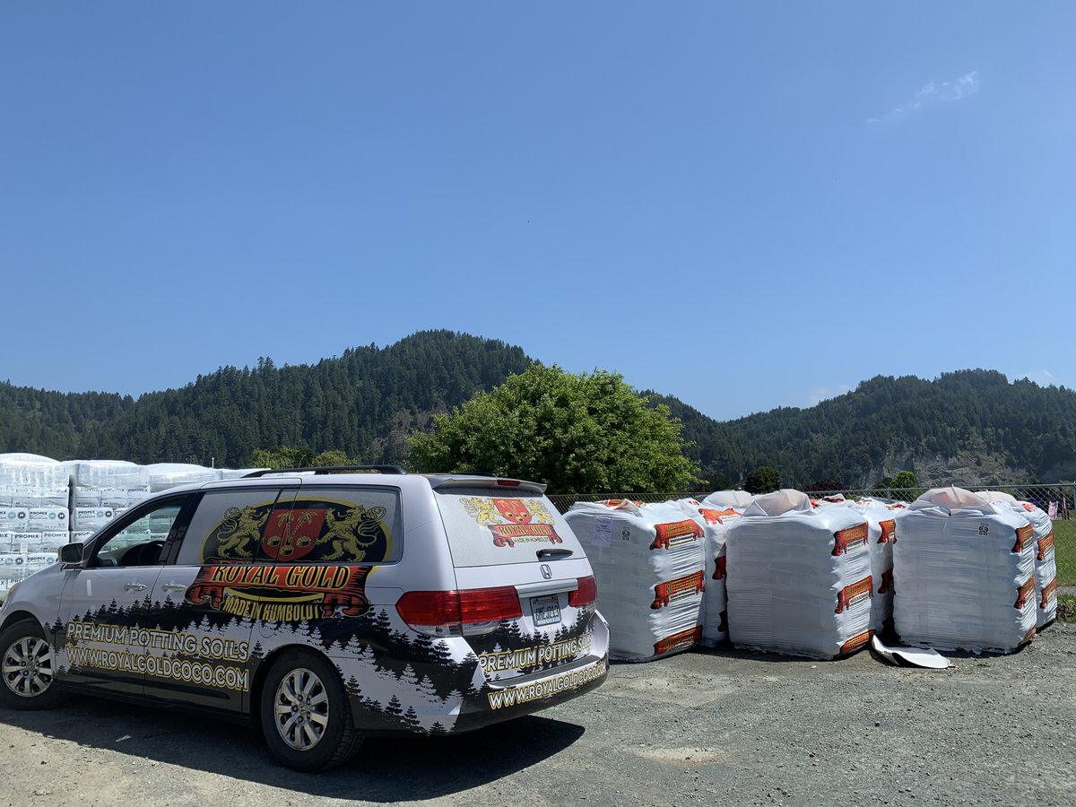 RoyalGoldSoil's tweet photo. We had such a wonderful visit over at Root 101 Nursery, where they have all things Royal Gold available for your gardening needs!
.
.
.
@Royalgoldrick #royalgoldsoil #madeinhumboldt #root101nursery #grow4thegold #royalgrown https://t.co/RX8B87fQU2