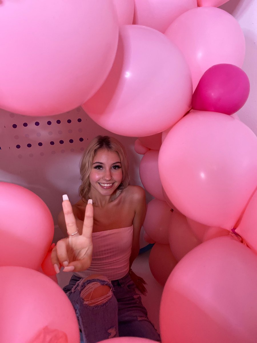 KearstenRiley's tweet photo. no more senior sundays :( https://t.co/SpqKYSL9MA