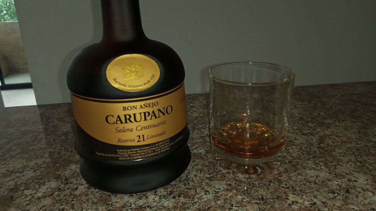 william_marin's tweet photo. Today is a #SpecialDay my first smoking in my new apartment. This has been a tough year, but I fell blessed.
The drink Limited edition 21 year premium rum 🇻🇪. The food spare ribs in my mini #kamado
#bbq #smoking #stayincookout #ahumado @thisgrilllife @marinwe https://t.co/yBjF2Y4Pwr