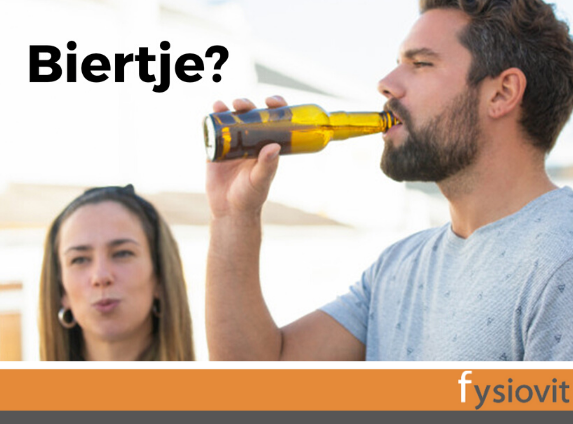FysioVit's tweet photo. De terrassen zijn weer open! Tijd voor dat wijntje of biertje met vrienden waar u al weken naar snakt. Maar weet u wat de invloed van alcohol is op de sportprestaties? Lees er alles over in ons artikel:
https://t.co/IFcfmvCYcG https://t.co/w5RcTmwo4v