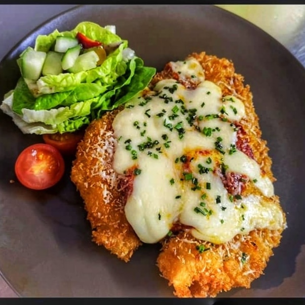 PropellerInn's tweet image. 🐔TAKEAWAY CHICKEN NIGHT 🐔
Saturday 13th June
We are back...AGAIN
After the amazing response we had to burger night, we are now taking bookings for &apos;CHICKEN NIGHT&apos; (Vegetarian options available)
ALSO available this week we have a yummy dessert 😋
Check our Facebook for details