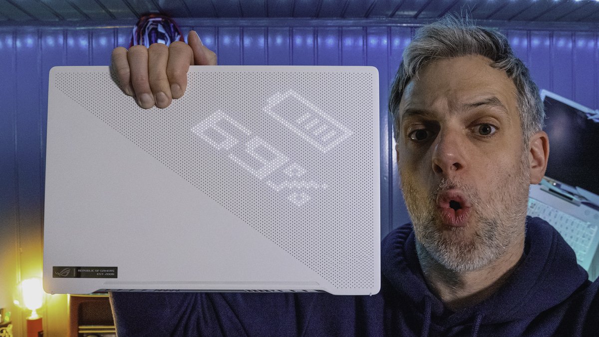 MonsieurGRrr's tweet image. Vous avez ma dernière vidéo sur le #ROGZephyrusG14 de @ASUS_ROG_FR ?
J&apos;adore le parti pris. Et surtout le dos très atypique.
Vous pouvez le découvrir ICI : youtu.be/4jLhVTwodec
Et vous, vous aimez ?