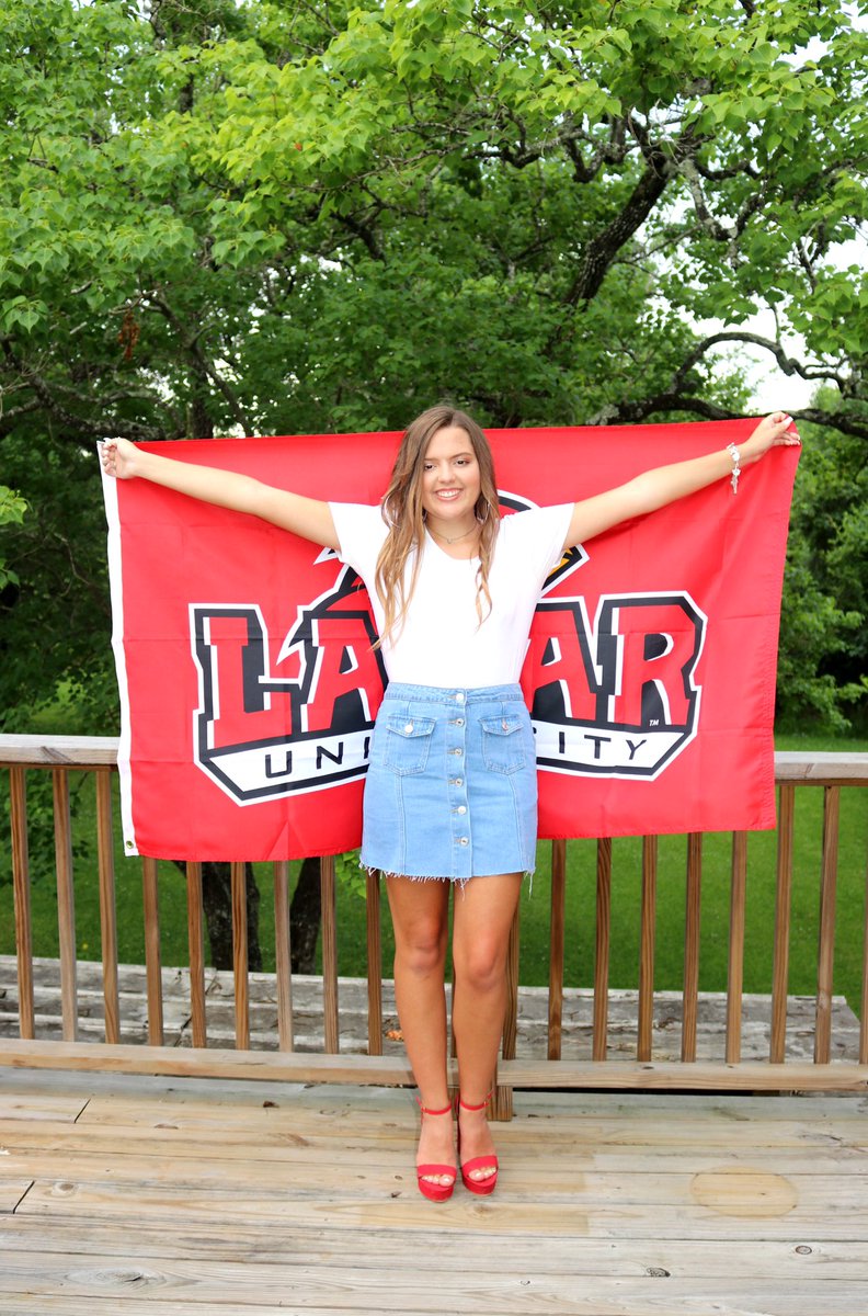 annakeyess's tweet photo. goodbye gcm, hello lamar β€οΈπ€ #gcmclassof2020 #lu24 https://t.co/MCl0t9rNJH