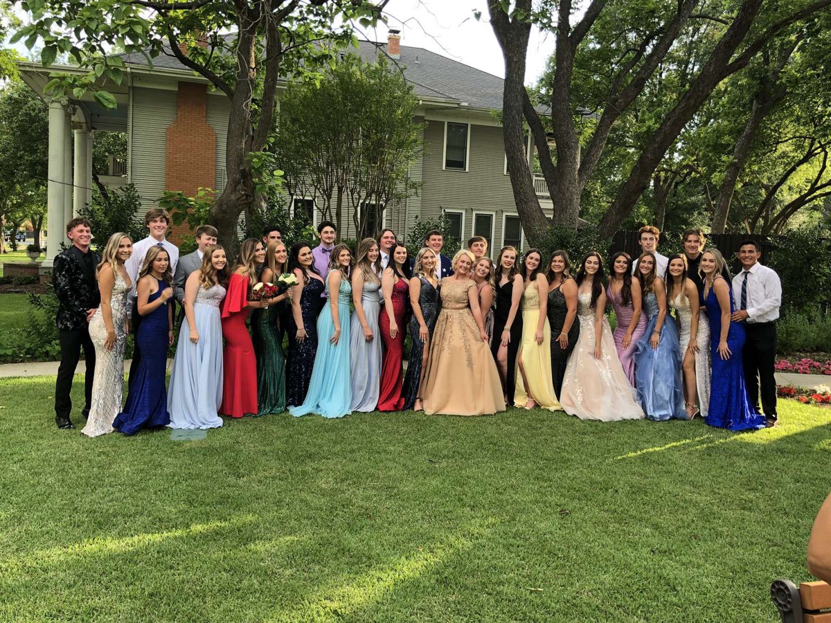 rileymcmurren32's tweet photo. It was velvet not felt https://t.co/9K9ZMZttYH