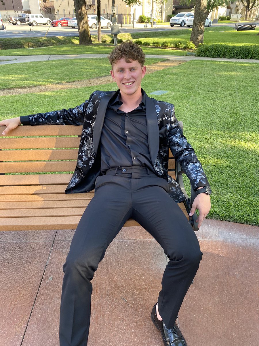 rileymcmurren32's tweet photo. It was velvet not felt https://t.co/9K9ZMZttYH