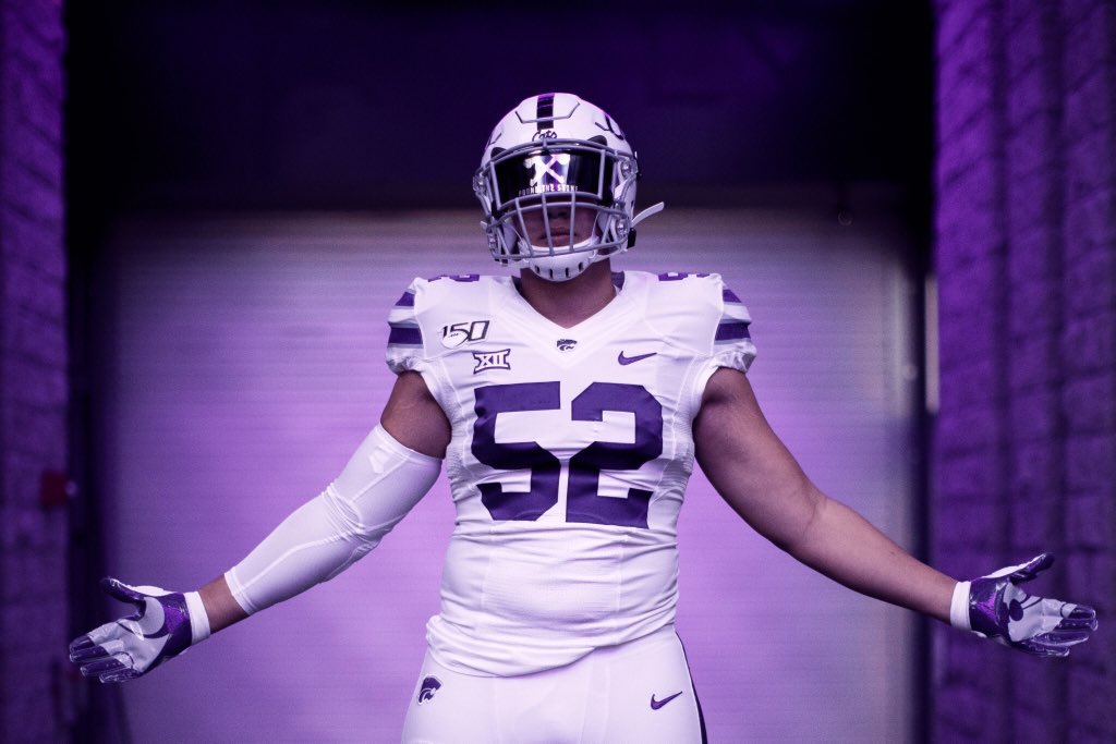 TheHelmetGiant's tweet photo. Kansas State | Team Customs #visors #shoc #football #custom #equipment #thehelmetgiant #helmets #footballequipment #footballvisor #customvisor #helmet #sports #cfb #kstate #kstatefootball https://t.co/UtlgTdf6NW