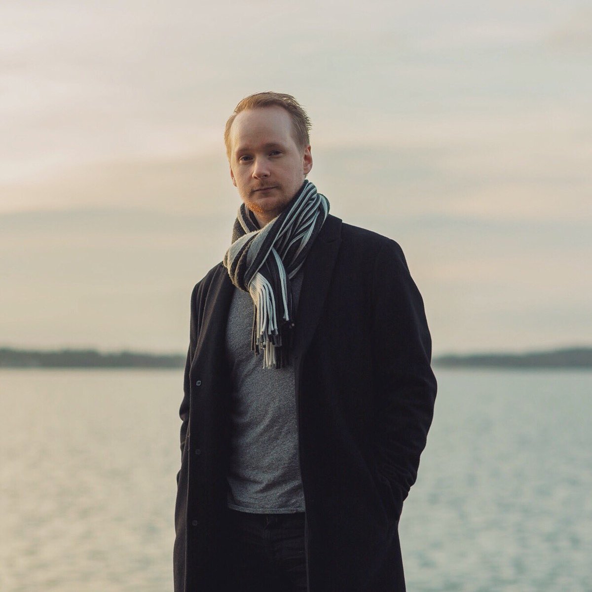 NorthlightMusic's tweet photo. Hipp hipp hurrah and happy birthday to our very own bassist, Per Eresund! 🎂🥂🎉
•
•
•
Photo by @linafoto #northlight #northlightmusic #poprock #alternativerock #equallydifferent #happybirthday https://t.co/w0cTL9Fq2n