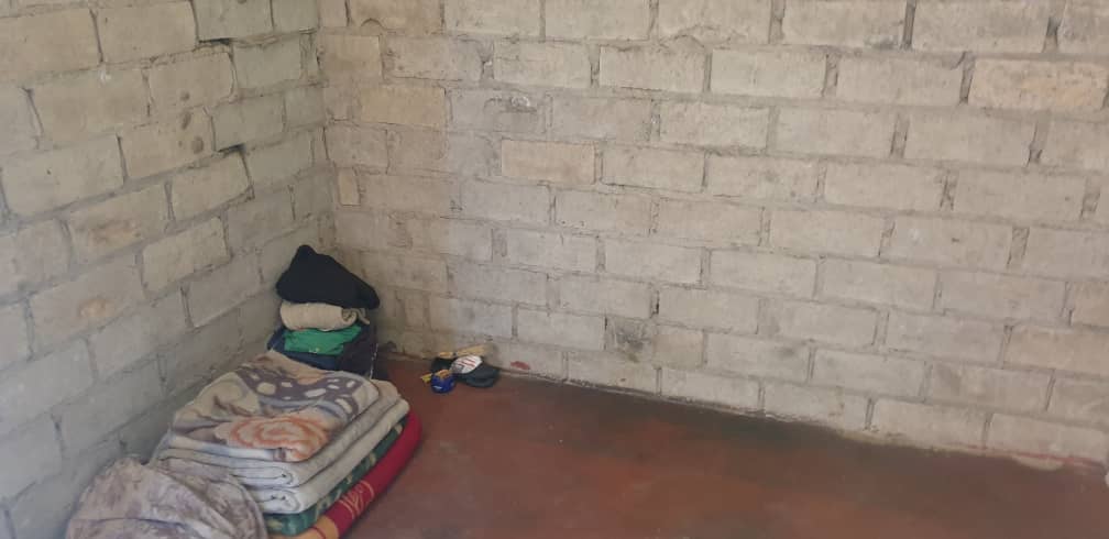 nematombo's tweet photo. As Kuchengetana Trust, @Semalho &amp; the team strive to focus on the Relief Kitchen only BUT @ times God sends a case you can't ignore. Today, we helped Takudzwa, a 19 yr old who was fending for his mother who had a stroke. They had no bed to sleep on, food or warm clothes in winter https://t.co/APzypnEndN