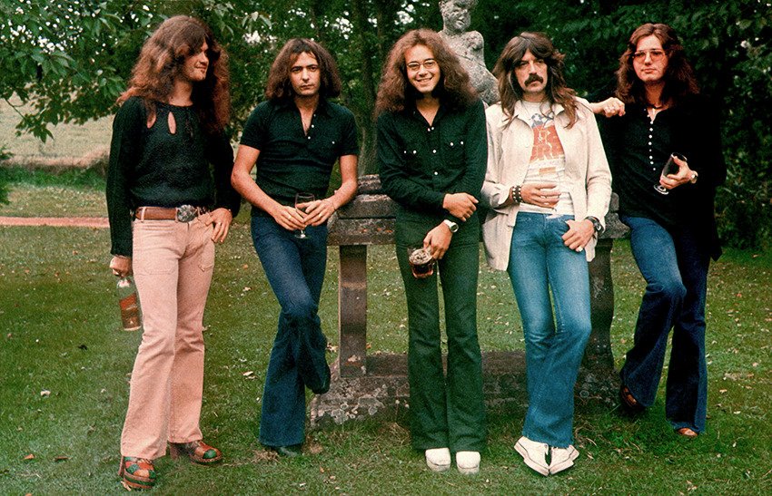 Agnes on Twitter: "Deep Purple, first promo photo of Mk III line-up, 1973.  Glenn Hughes, Ritchie Blackmore, Ian Paice, Jon Lord, David Coverdale…  https://t.co/laIjfqTAM0"