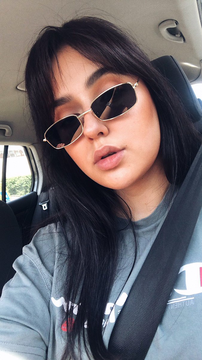 nevenamaresh's tweet photo. Feelin’ cute or whateeeva https://t.co/xOJNxK8I0v