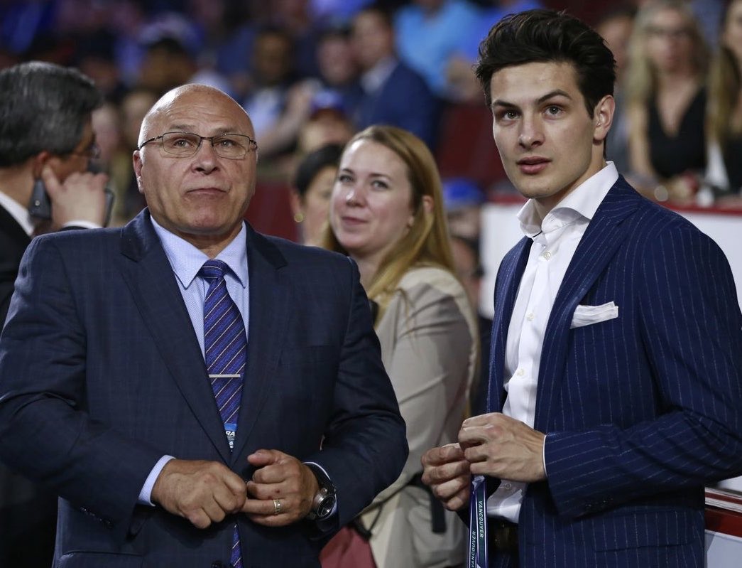 Mathew Barzal as Michael Scott, a much needed thread, that’s what she said: