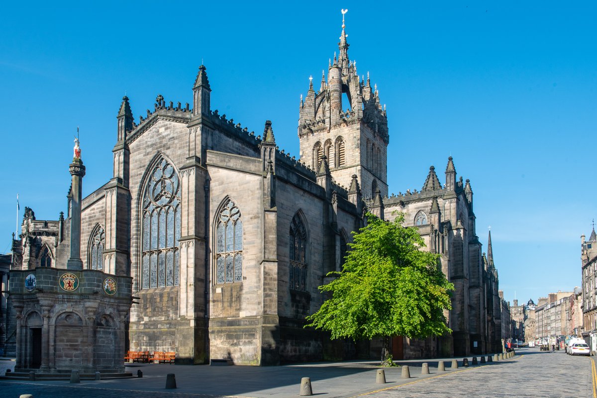 #dendrochronology a new word to me but facinating read. Just took a photo of same angle of <a href="/StGilesHighKirk/">St Giles' Cathedral</a> a few days ago.