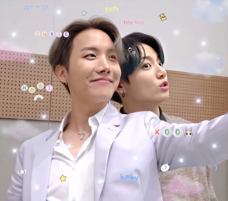 bbasic_bbitch's tweet photo. Como que ser army me encanta no se los amo uwu 🤍☁️🍒 https://t.co/zn7sNR1ipc