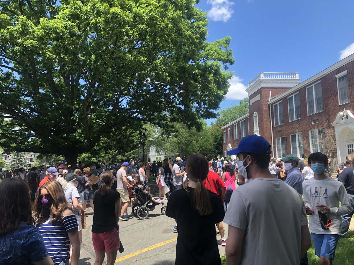 EMacKinderCrew's tweet photo. A peaceful gathering in Pennington, NJ. #hvstrong https://t.co/KlZ5DjzeYo
