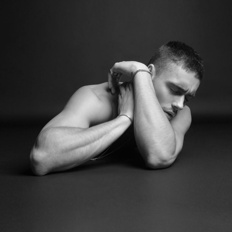 mrSxwyxr's tweet photo. 𝐒𝐀𝐖𝐘𝐄𝐑 𝐙𝐀𝐇𝐈𝐑 

𝟐𝟑 y̳o̳ 

𝐓𝐫𝐚𝐛𝐚𝐣𝐨 𝐒𝐨𝐜𝐢𝐚𝐥. 𝐁𝐚𝐫𝐦𝐚𝐧 𝐲 𝐚𝐫𝐭𝐢𝐬𝐭𝐚. 

   𝐄𝐬𝐭𝐚𝐝𝐨𝐮𝐧𝐢𝐝𝐞𝐧𝐬𝐞 𝐝𝐞 𝐚𝐝𝐨𝐩𝐜𝐢ó𝐧. 

      𝐀𝐥𝐞𝐠𝐫𝐞, 𝐜𝐚𝐫𝐢ñ𝐨𝐬𝐨 𝐲 𝐛𝐫𝐨𝐦𝐢𝐬𝐭𝐚.

#ᴀᴛᴇɴᴇᴀᴜɴɪᴠᴇʀsɪᴛʏ 

↻  ⊹  ♡ https://t.co/s2yhF73vsC