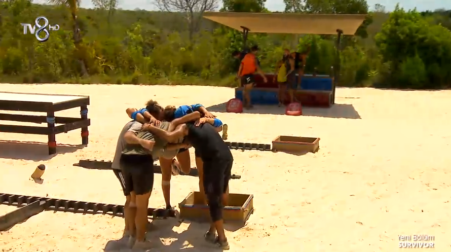 🌴 2. DOKUNULMAZLIK OYUNU

Barış &amp; Cemal Can

 Cemal Can Canseven kazandı

🔴 Kırmızı   : 3
🔵 Mavi      : 7

#Survivor2020