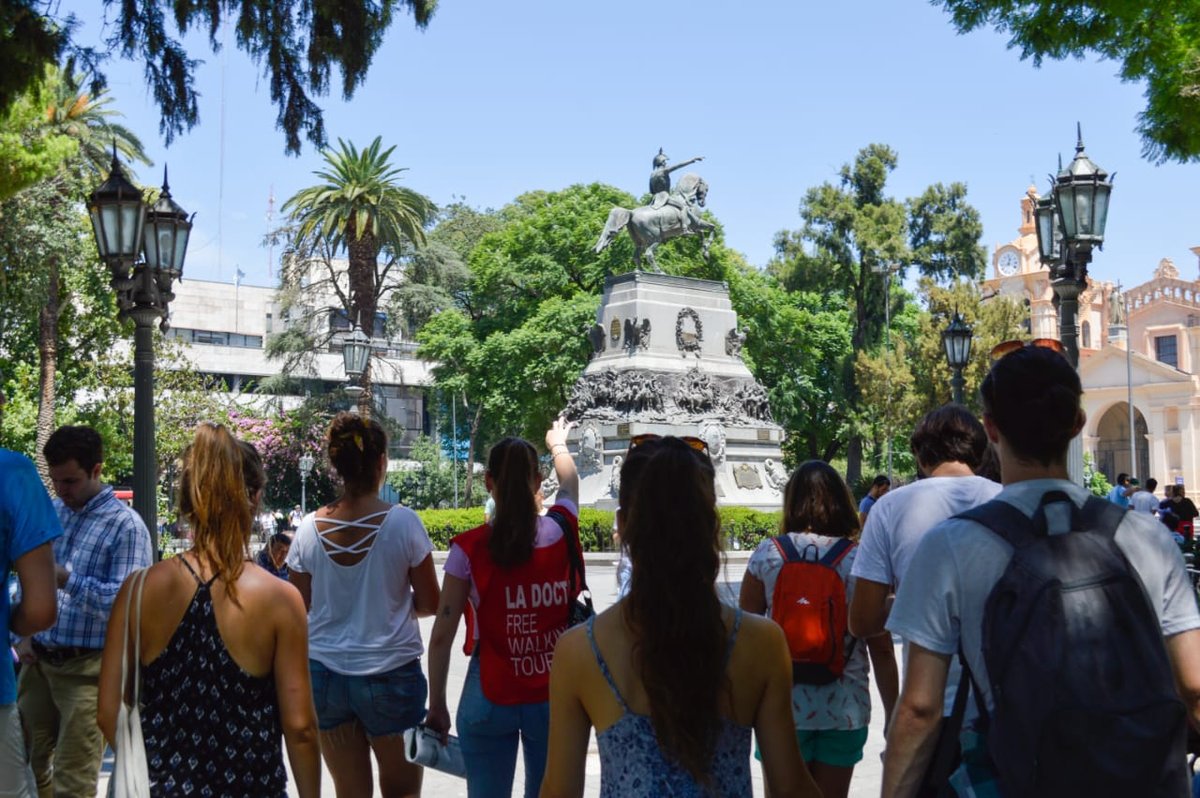 Tá esperando a quarentena acabar para colocar os pés no 🌎 né #Viajante. Se liga no descontão do <a href="/Airbnb/">Airbnb</a> e reserve já a sua hospedagem - mla.bs/7aa59e88 | #blogdamochila