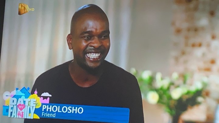 PerceveranceRa1's tweet photo. Lol his laugh😂😂😂😂😂😂😂😂 #DateMyFamilly https://t.co/qmaPT4v9TJ