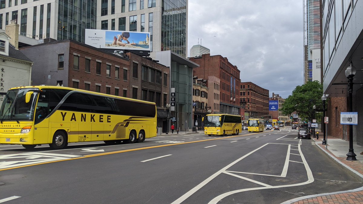 aaronstiercohen's tweet photo. #yankeeline busses are shuttling cops around boston. When covid is over I hope y'all remember that.

#Boston #BostonProtests #BlackLivesMattterboston #blmboston
#BostonProtest #mapoli #bospoli #bostoncommon #bostoncityhall https://t.co/r9NUInoSqw
