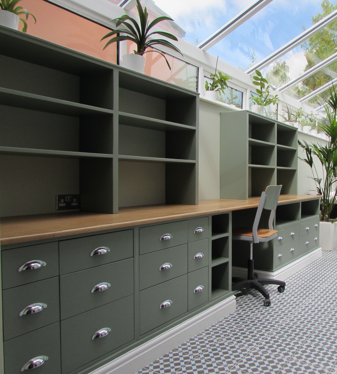 UNIQfurniture's tweet image. My biggest Upcycle to date! #BrumHour

Bedroom drawers and salvaged oak from a secondary school changing rooms, becomes a beautiful storage unit and desk in a stunning conservatory for a local couple!