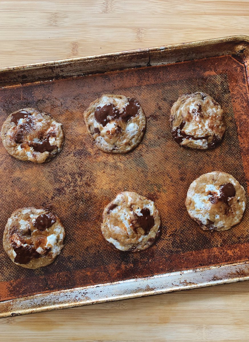 I also saved a bit of the brown sugar cinnamon graham cookie dough, rested it overnight and added marshmallows and scharffen berger chocolate chunks to make s’mores cookies  #humblebragdiet