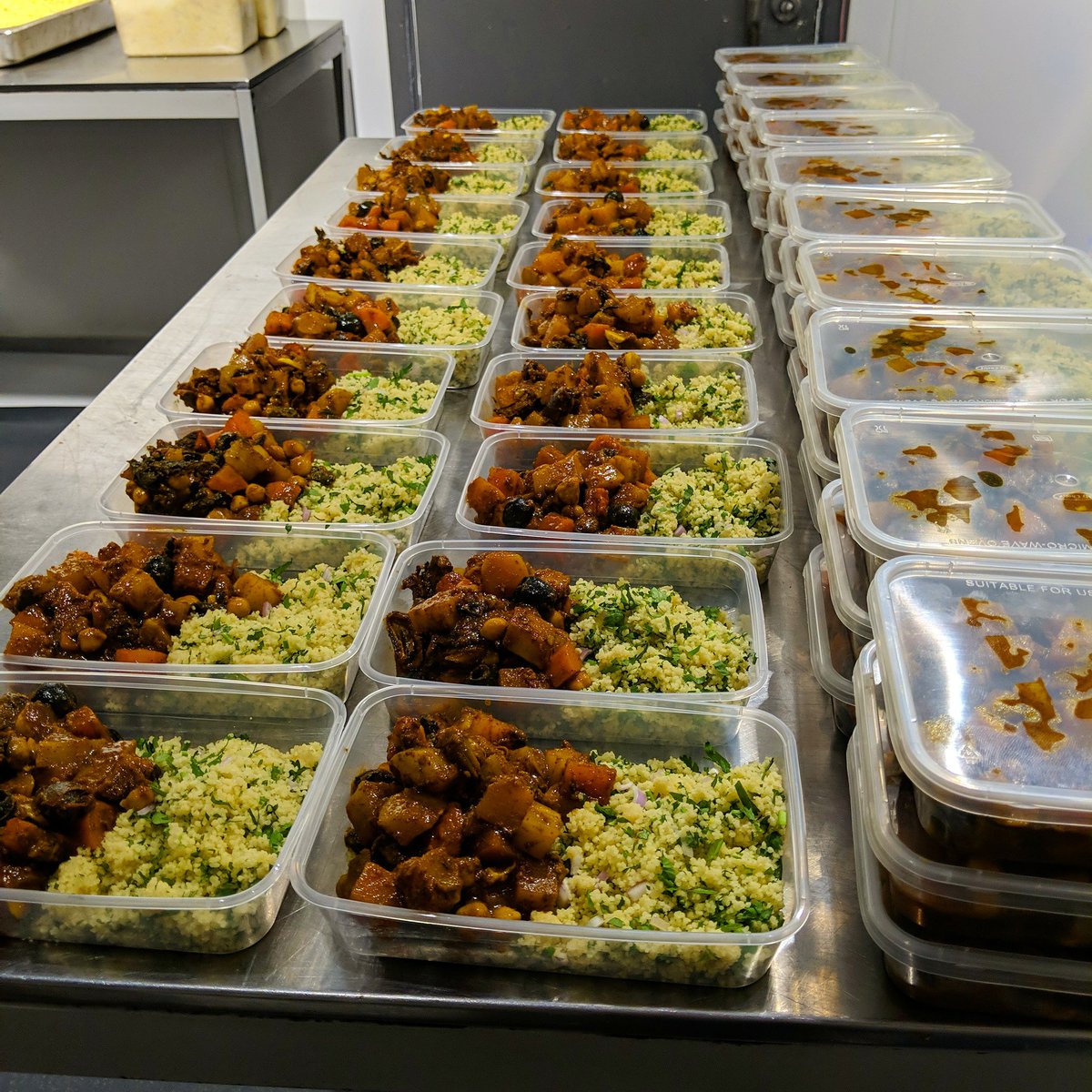 Help us to #FeedThoseInNeed in our local community.

Our mission is clear - raise enough money to cook 4,000 meals and feed the elderly, the vulnerable and brave NHS staff in this city we call home.

To do so, we need your donations. bit.ly/LandOKDonate

#BrumHour