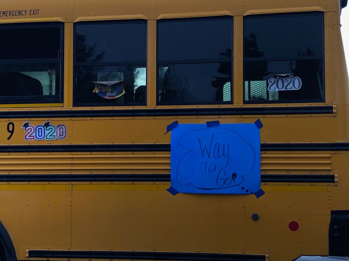 eresowls's tweet photo. On Saturday (June 6, 2020), 217 Eagle Point High School seniors graduated from our High School! Eagles Forever!⠀
EPSD9 staff &amp; volunteers facilitated this by arranging 32 individual ceremonies for the grads! The evening ended with a “Reverse Parade” down Main St &amp; fireworks too! https://t.co/HItxjRPNIT