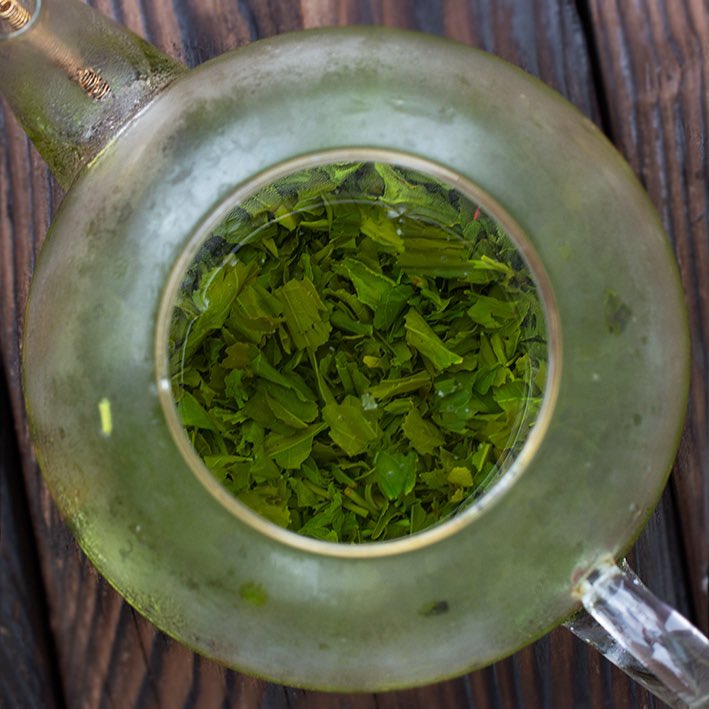 ArtisticNippon's tweet photo. Awacha cultivated along Yoshino river in Tokushima (Shikoku island), Japan .Slightly grassy and refreshing, I like to drink this cold in the summer. #handpicked #coldgreentea #阿波茶 https://t.co/4dRf3MpPlC