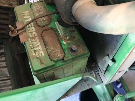 LandscapingLine's tweet image. The tractor wouldn&apos;t start this morning. Looks like it&apos;s time for a new battery. #interstatebatts #johndeere