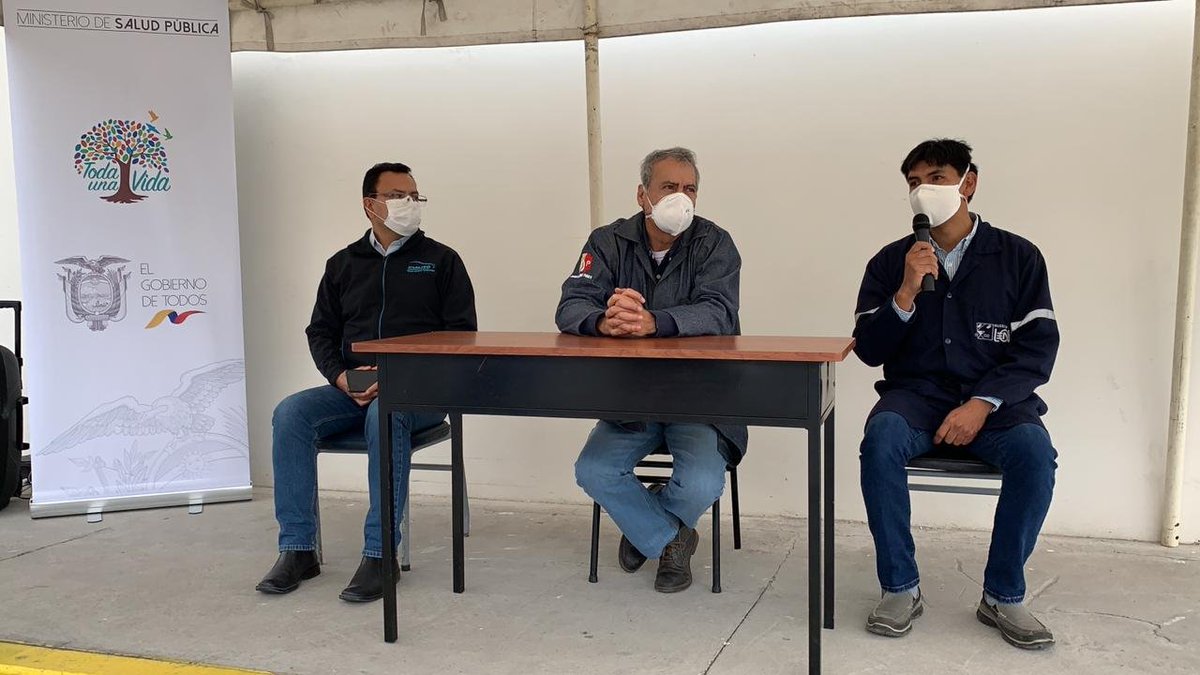 CinaeEc's tweet photo. La industria automotriz de #Ambato continúa apoyando en la emergencia sanitaria. @Ciudad_del_auto y Muebles León #Ecuanicro donaron camas hospitalarias para el hospital regional de Ambato de @Salud_Ec #JuntosEcuador @JacksonT_C https://t.co/lcHkMFMqRe