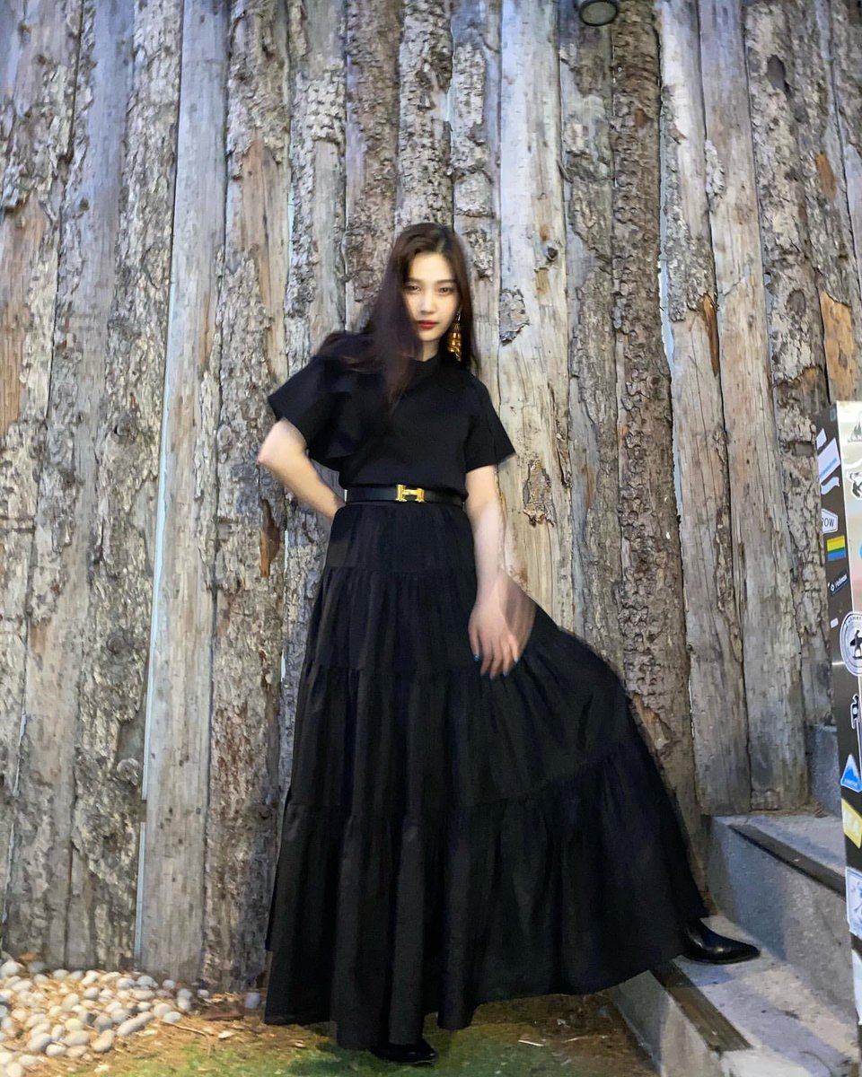joyarchive's tweet photo. can’t get enough of her looks https://t.co/0tZinBnrqz