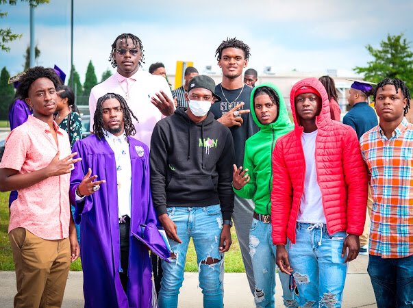 cingotbandz's tweet photo. we out gang! 💕✌🏽 #ripellie #ripcrow #ripdad #2020Grad https://t.co/5FJDlImnO1