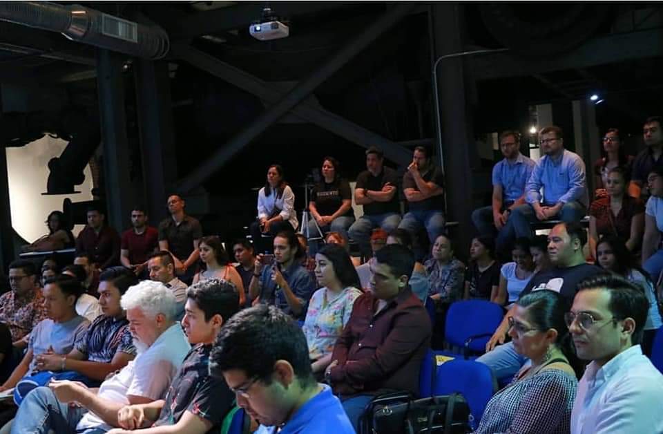 Hoy hace un año participé como moderador en un conversatorio sobre cocina norestense y cocina de autor, con dos grandes de la gastronomía de Nuevo León, México y Latinoamérica.

<a href="/GGBeristain/">Guillermo Gonzalez Beristain</a> <a href="/RiveraRio/">Rodrigo Rivera Rio Z</a> aprendí muchísimo ese día de estos cocineros. 

Mil gracias por participar.