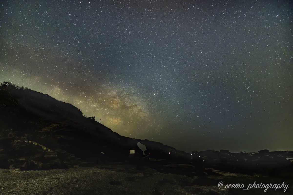 _sce_mo_'s tweet photo. - 春霞の中から天の川 R こんにちは-
- The Milky Way from the spring haze R hello -
#天の川 #milkyway #春霞 #springhaze #こんにちは #hello #海 #sea #岩 #rocks #night #cloud #写真好きな人と繋がりたい #キヤノン党でほめあいたい #canon #canon_photos #my_eos_photo #wonderful_places https://t.co/31LjY8HtYM