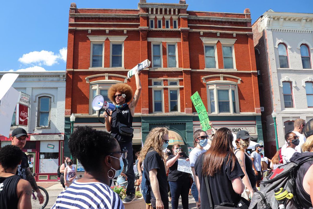 Kelly Holt tweet media