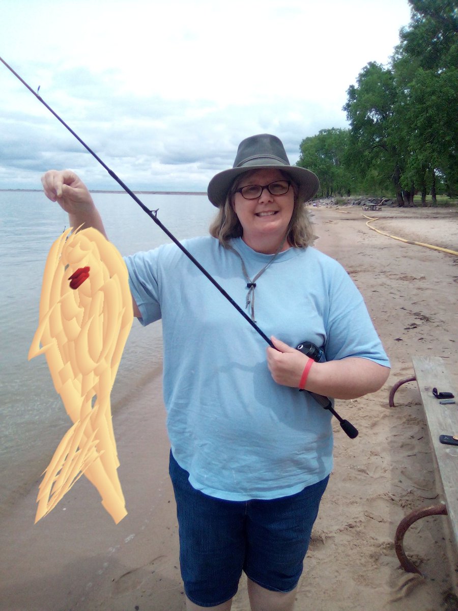 BBBRetirement's tweet photo. I always catch the biggest fish. Always (photo not retouched). 😉😂 #fishing #isthischeating https://t.co/cOkM4o4uc8