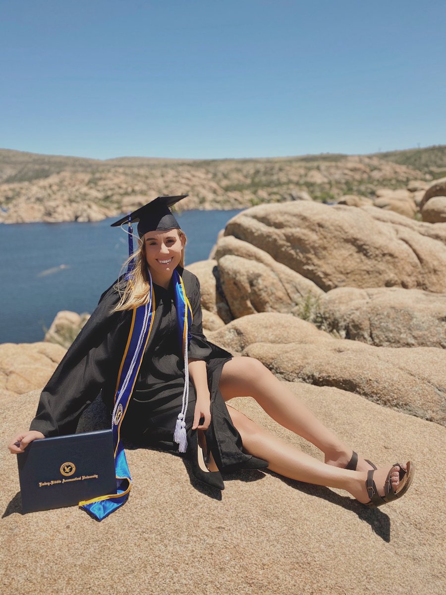 brucifurr's tweet photo. I finished school btw. #cybersecuritygraduate https://t.co/2sWxyeYH9r