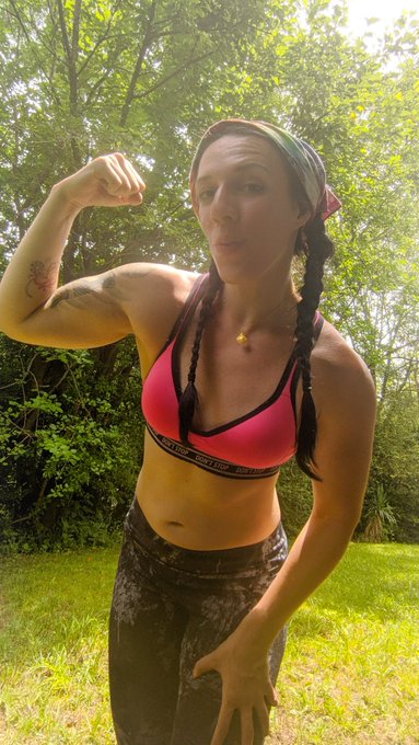 Sundayyyy! 🚴🏼&zwj;♀️💛☀️ https://t.co/HaEuprRUP4<a href="/tag/sessionwrestling"class="tags"><span>#sessionwrestling</span></a><a href="/tag/wmma"class="tags"><span>#wmma</span></a><a href="/tag/femalefighter"class="tags"><span>#femalefighter</span></a>