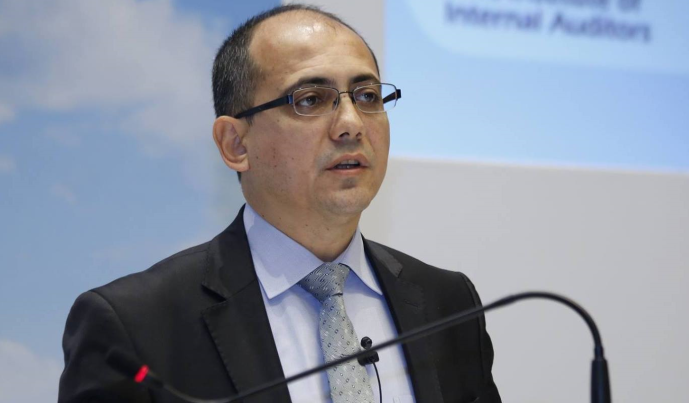 Koronavirüs, hem dünyada hem de Türkiye'de ekonomiyi kriz ortamına sürükledi. Peki kriz yjnetimi nasıl olmalı? Deneyimli bankacı, Turcomoney yazarı Gürdoğan Yurtsever bu sorunun cevabını merak edenler için yazdı... 
#Covid19, #krizyönetimi, #küreselkriz
turcomoney.com/kriz-yonetimi-…