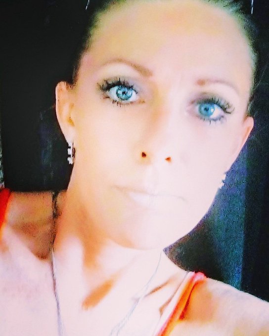 Hi🧡💙 https://t.co/POwXlSn3fb