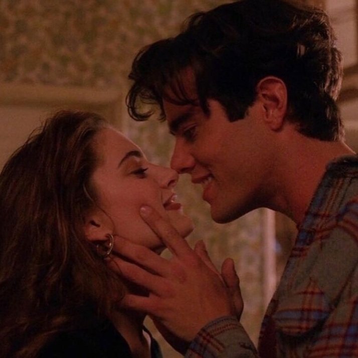 shotsinworld's tweet photo. A kiss after a long eye contact. https://t.co/i3cFX1EGyf