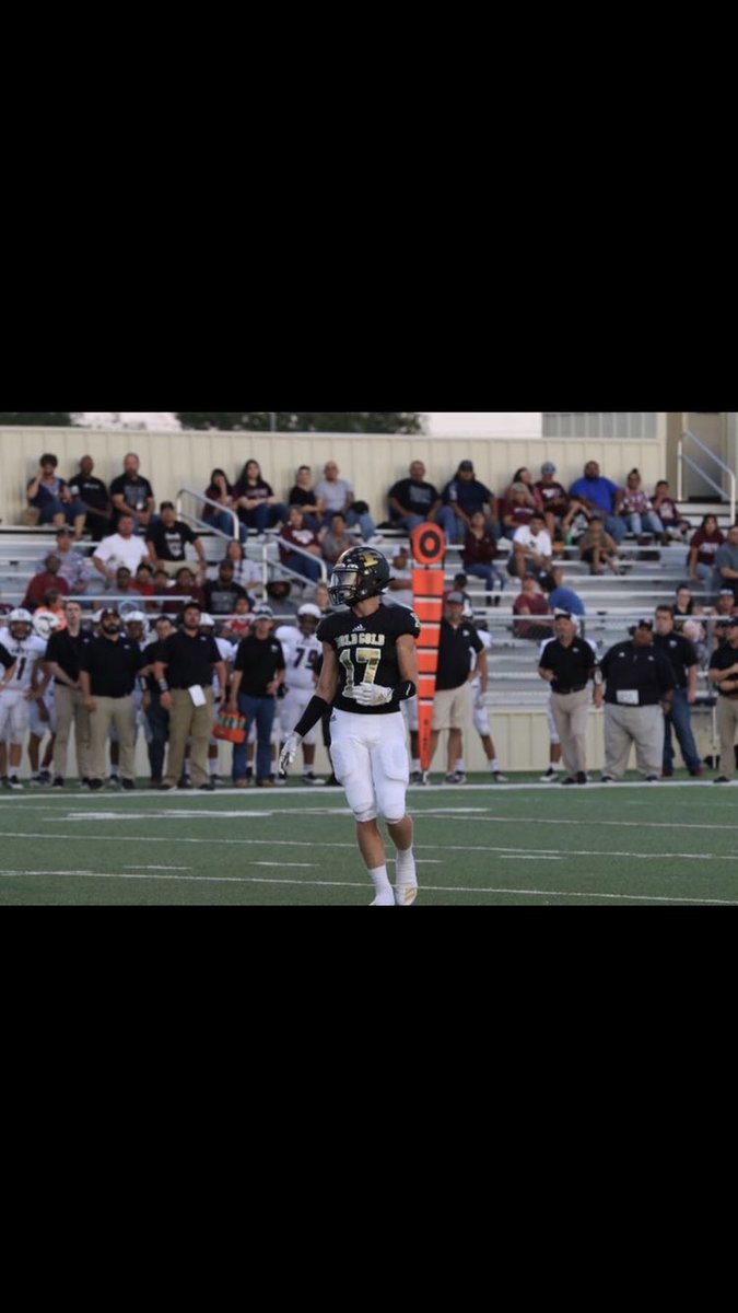 NathanMcD17's tweet photo. My teams ready to work, we’re chasing gold this year! #seniorseason https://t.co/8ccefr1ehW