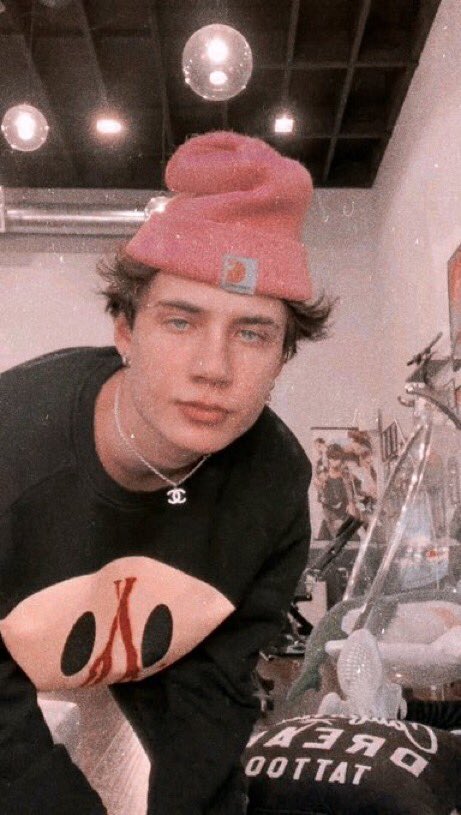 roxstarjxdn's tweet image. I am married|| and my eyes are blessed!  @jadenhossler @AmyDenaeHossler