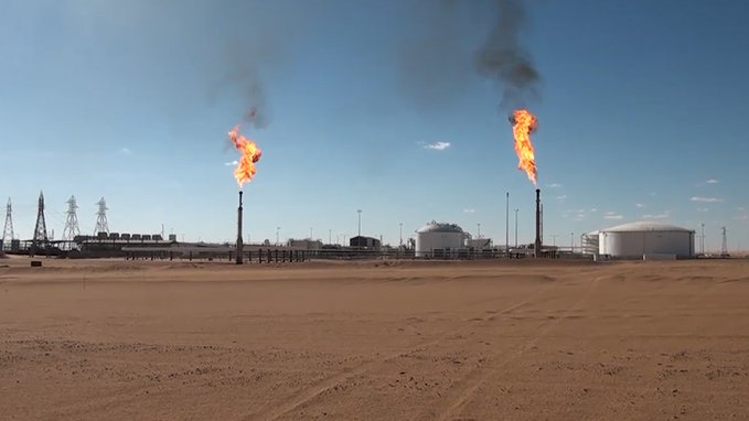 Libya'daki Sharara sahasındaki petrol üretimi yeniden başladı..

5 ay sonra petrol sahaları ve limanları yeniden açılıyor..