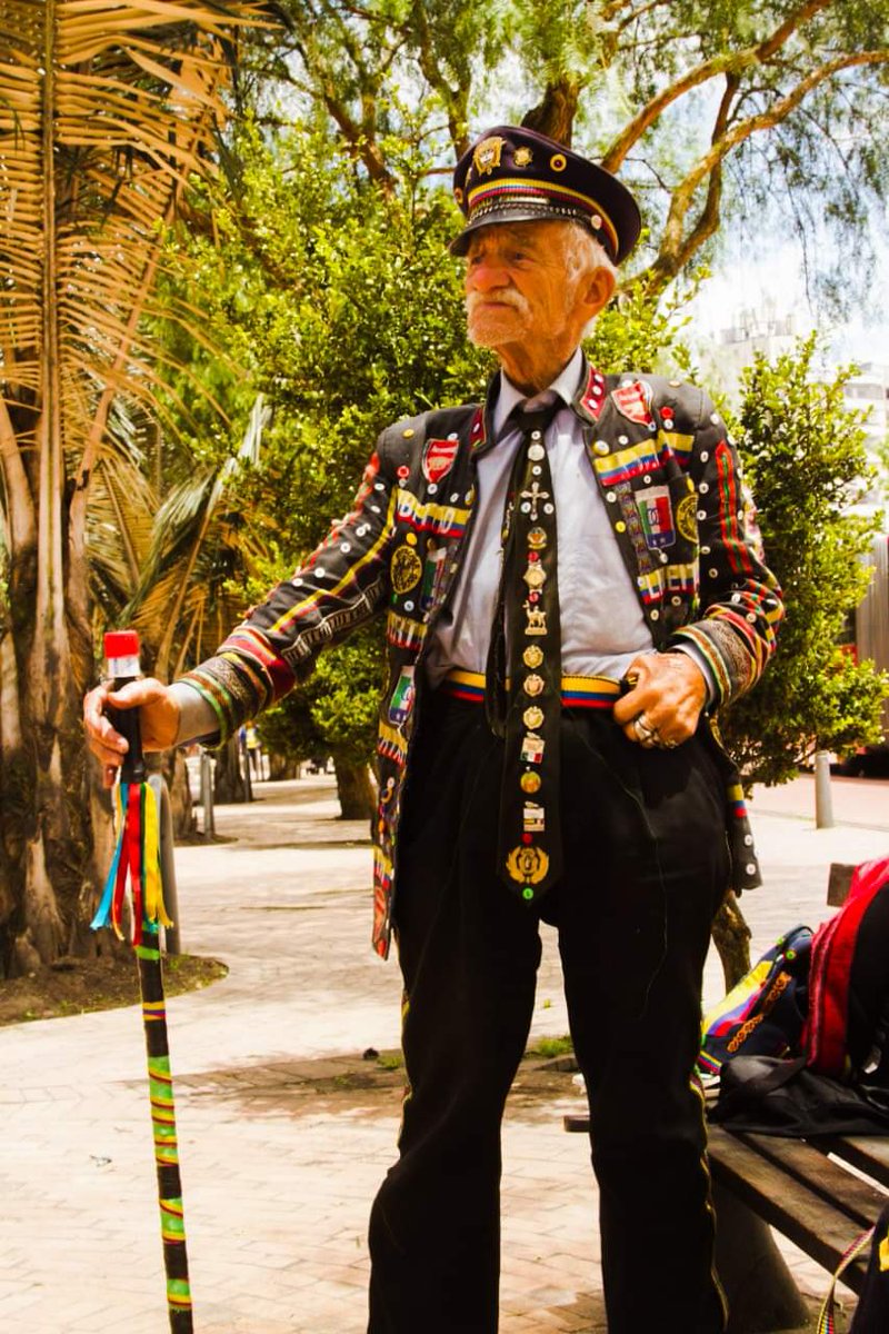 IDEASOMEGA's tweet photo. En nuestro caminar audiovisual por #LaCandelaria, encontramos personajes icónicos; hoy recordamos al General Sandúa, lamentamos su muerte, uno más en la lista de personas en el olvido y que nos recuerda seguir luchando por nuestros sueños y creencias. #Omega📸
#OmegaVisual https://t.co/PMLBa6IWFW
