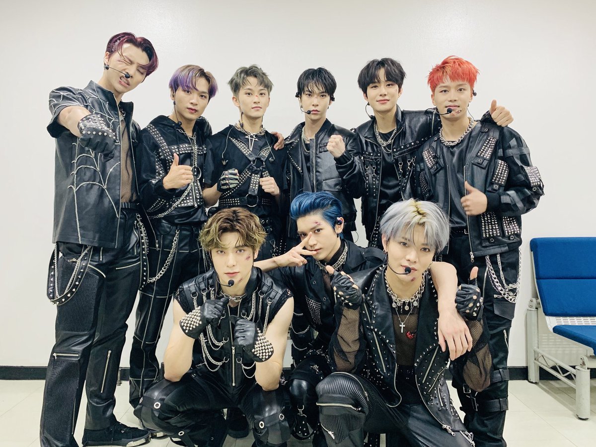 TONE_SEOUL's tweet photo. NCT127(엔시티127)
⠀
2020.06.07 - SBS 인기가요
타이틀곡 ‘Punch’ 무대에서 착용한 의상은 톤(@tone_seoul)에서 제작한 의상입니다.

#NCT127 #nct127 #엔시티127 #punch
#태일 #쟈니 #태용 #유타 #도영 #재현 #마크 #해찬 #정우
#의상제작 #레더자켓 #올블랙 #제복 https://t.co/PWRhUUl26S